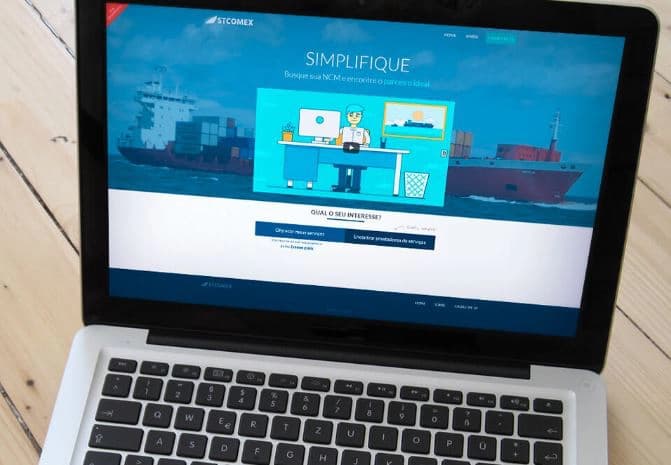 Arte visual da STComex usada para reforçar a apresentação comercial da solução